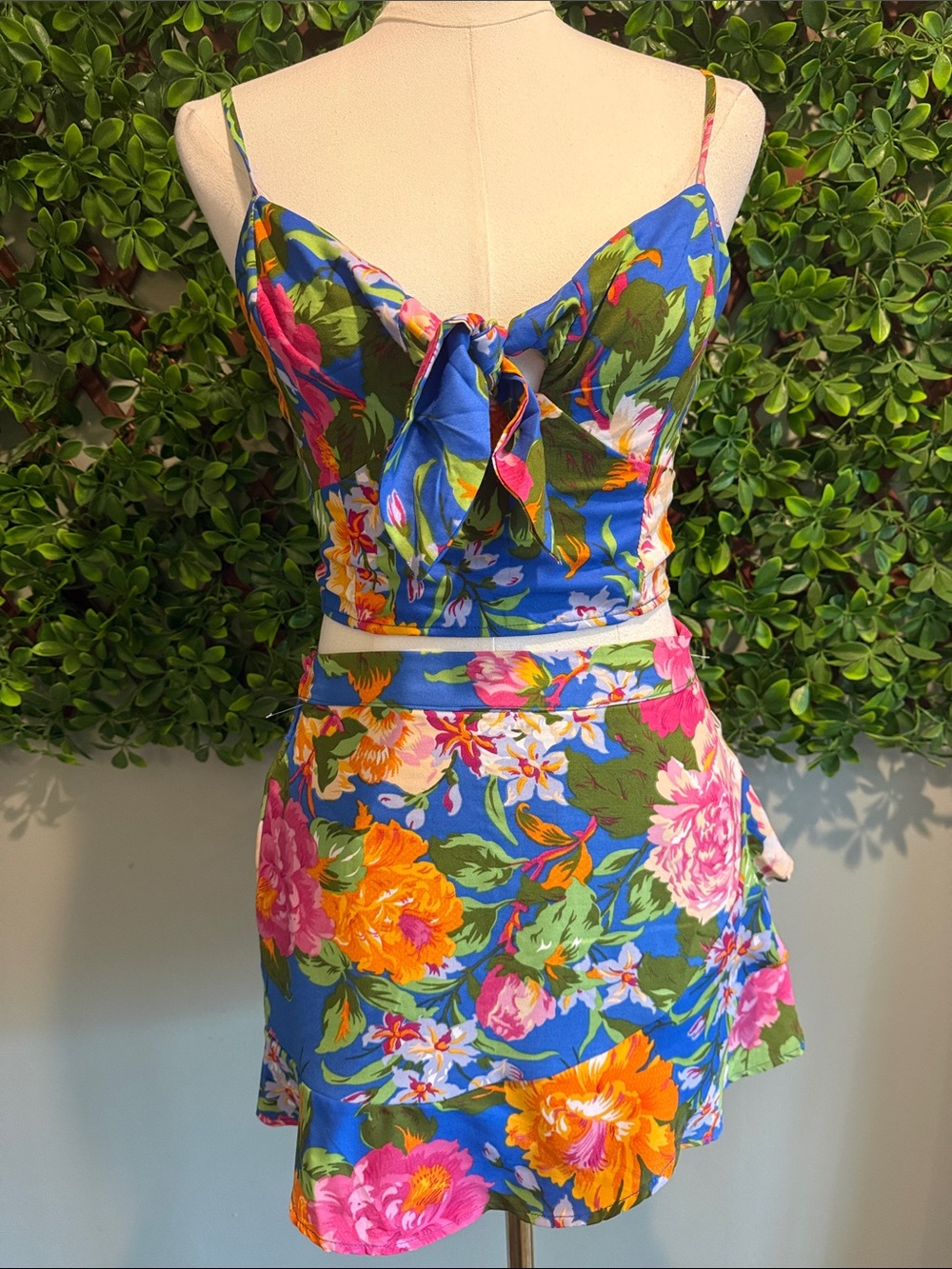 NWT- Floral Tie-Front Crop Top & Skort Set - Picture 3 of 13